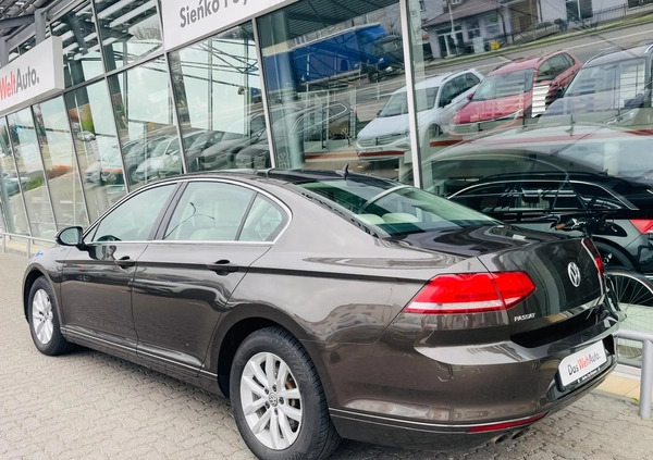 Volkswagen Passat cena 86900 przebieg: 99950, rok produkcji 2018 z Stargard małe 667